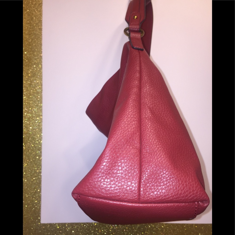 Anne Klein’s Red Simulated Leather Zippered Tote - Picture 3 of 10